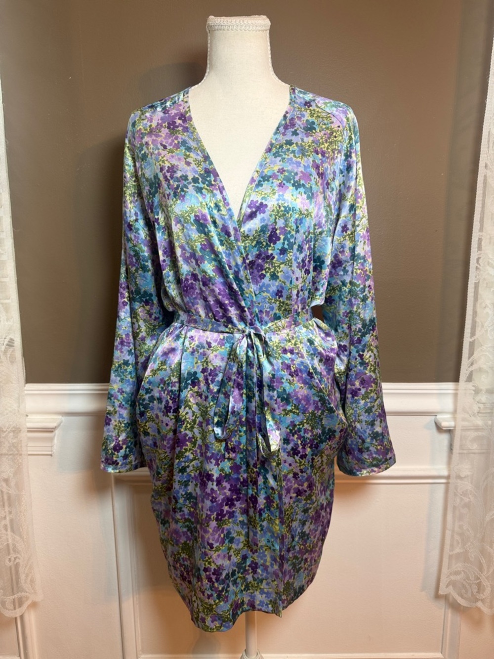 Victoria’s Secret Y2K Satin Floral Robe‎ Purple Blue One Size
